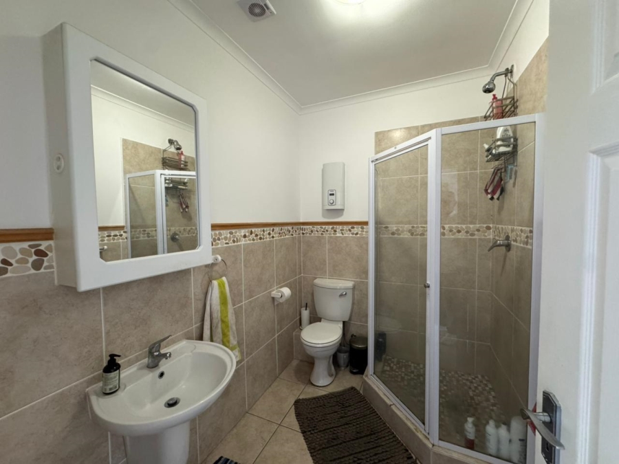 To Let 2 Bedroom Property for Rent in Royal Ascot Western Cape